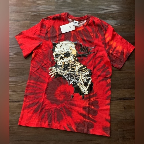 Mens Nike Tye Dye Skull T-Shirt NWT - Picture 1 of 2